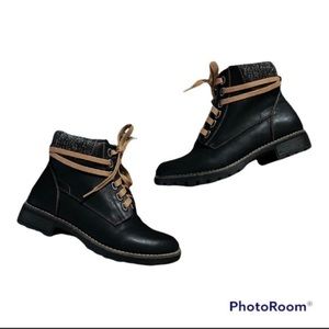 MukLuks Black Side Zip Knitted Collar Boots